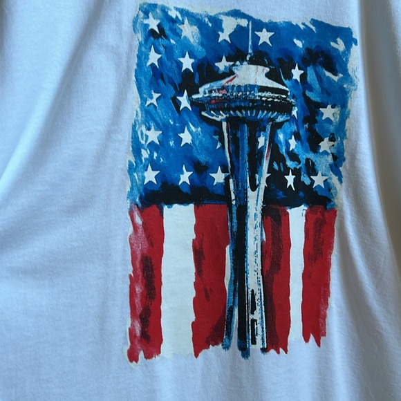 Gildan flag space needle tee NWOT - Picture 2 of 8